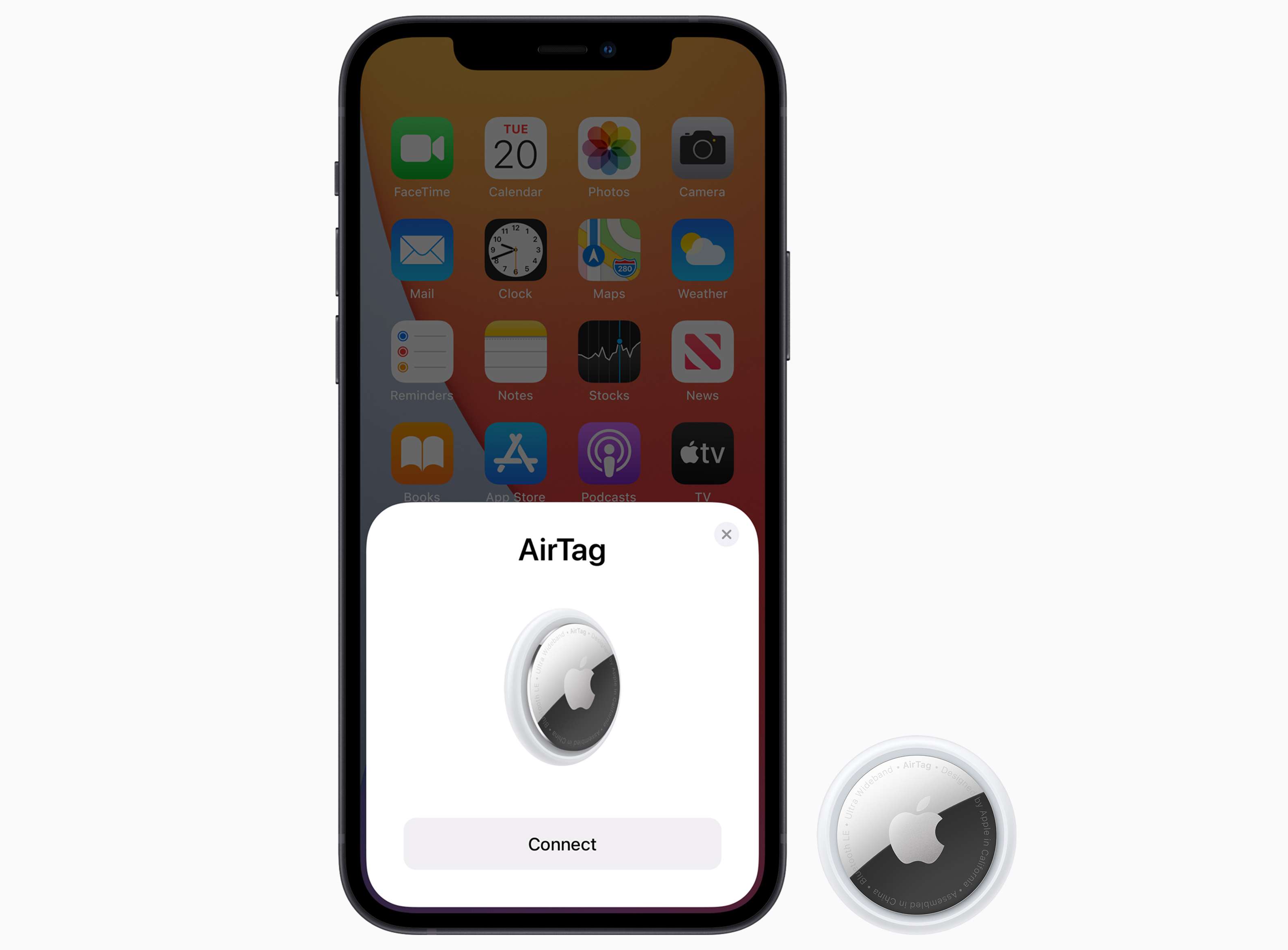 Een AirTag en een iPhone, met de AirTag-verbinding weergegeven op het iPhone-scherm.
