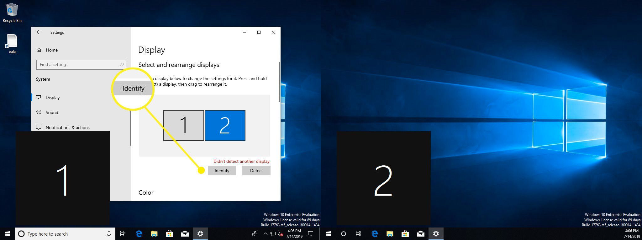 Dubbele monitoren in Windows met de knop Identificeren gemarkeerd