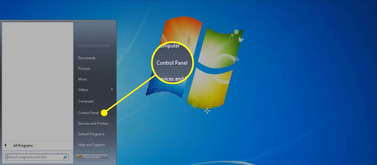 Startmenu in Windows 7 met de optie Configuratiescherm gemarkeerd