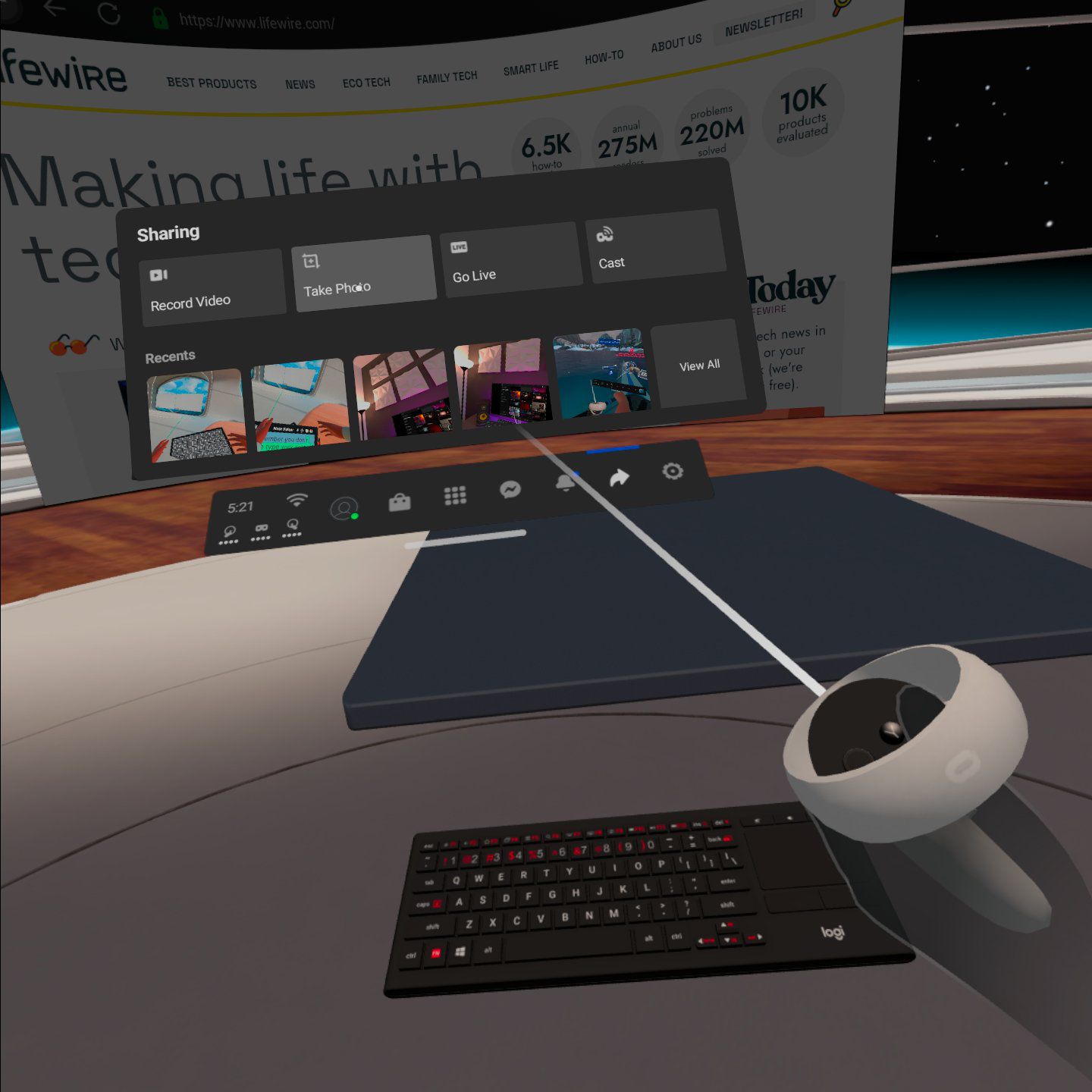 Een webbrowser en het Logitech K830-toetsenbord gebruiken in Oculus VR