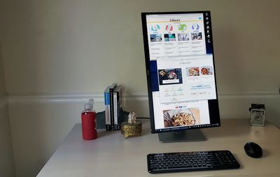 Dell Ultrasharp 27-inch monitor in staande modus