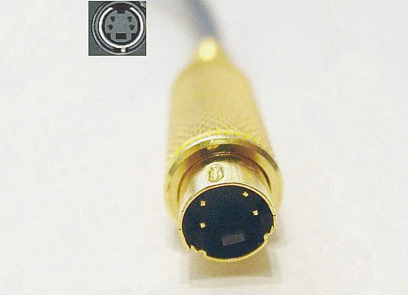Voorbeeld van S-Video-aansluiting en kabel