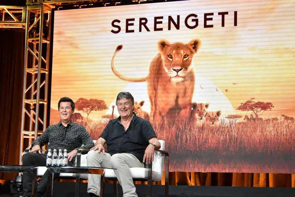  Simon Fuller en John Downer van Serengeti spreken tijdens het Discovery-segment van de Summer 2019 Television Critics Association Press Tour 2019.