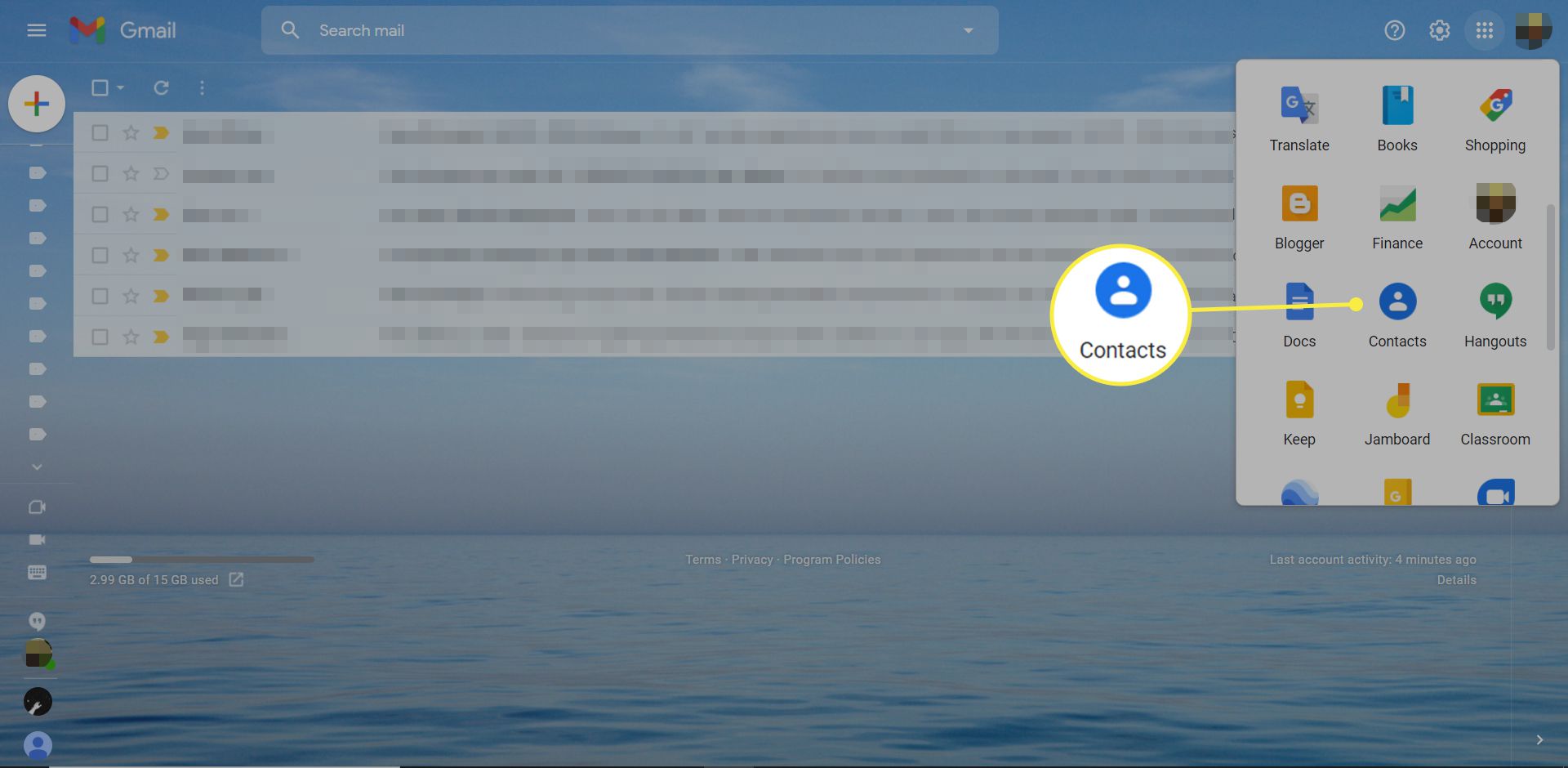 Het Google Apps-venster in Gmail met de app Contacten gemarkeerd