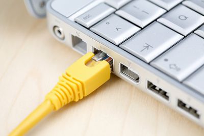 Een computer aangesloten via Ethernet