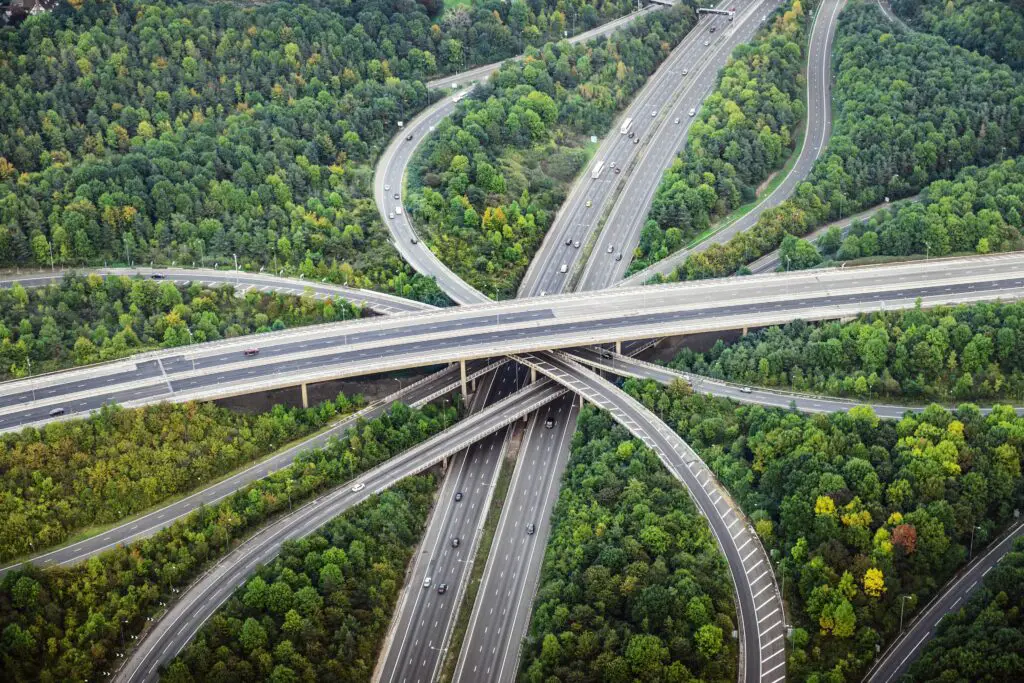aerial view of intersecting highways near trees london england 543197977 593c66533df78c537b484296