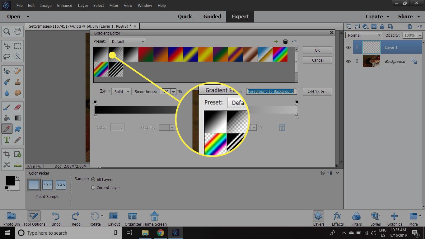 Een screenshot van de Gradient Editor in Photoshop Elements met de optie Voorgrond naar achtergrond gemarkeerd