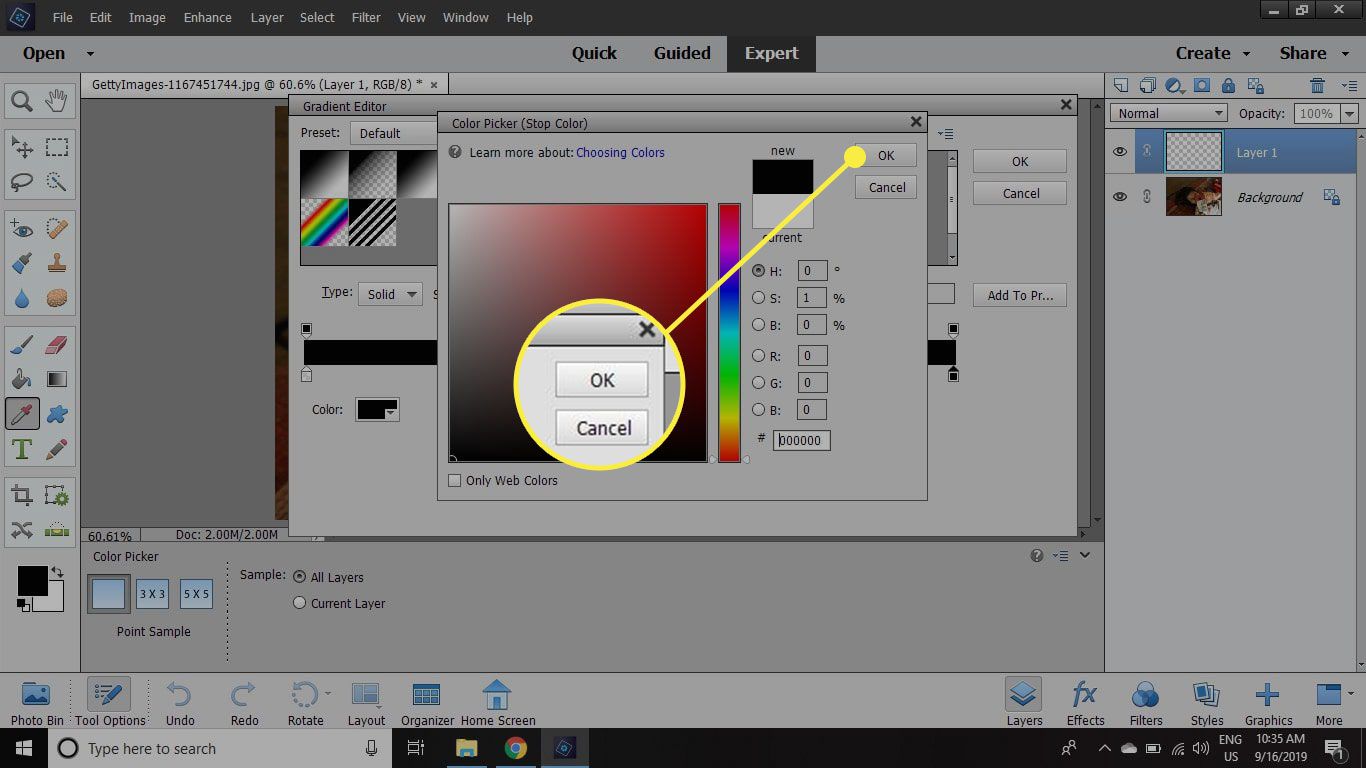 Een screenshot van de Kleurkiezer in Photoshop Elements met de OK-knop gemarkeerd