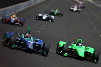 Indy-auto's racen in de Indianapolis 500-race.