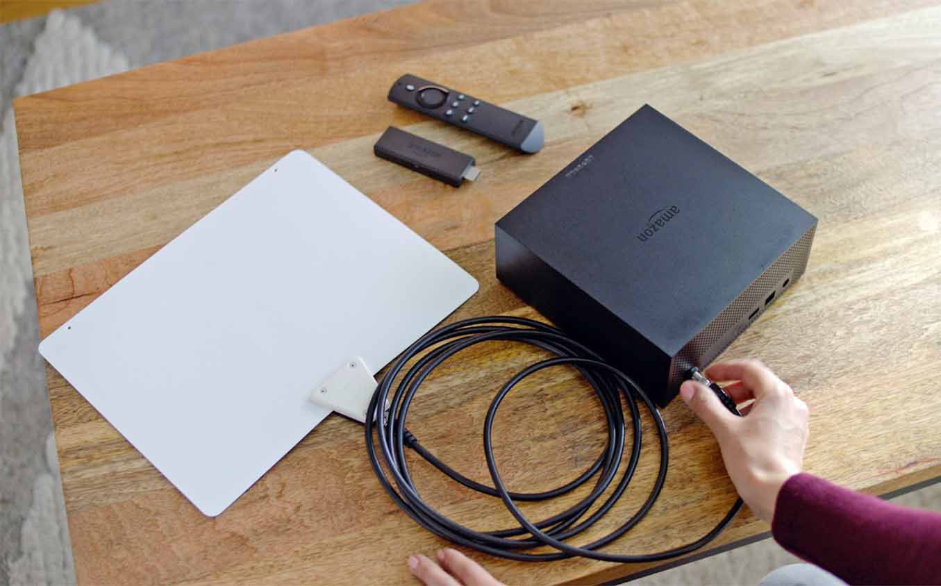 Amazon Fire TV-herschikking met antenne en Fire TV-stick