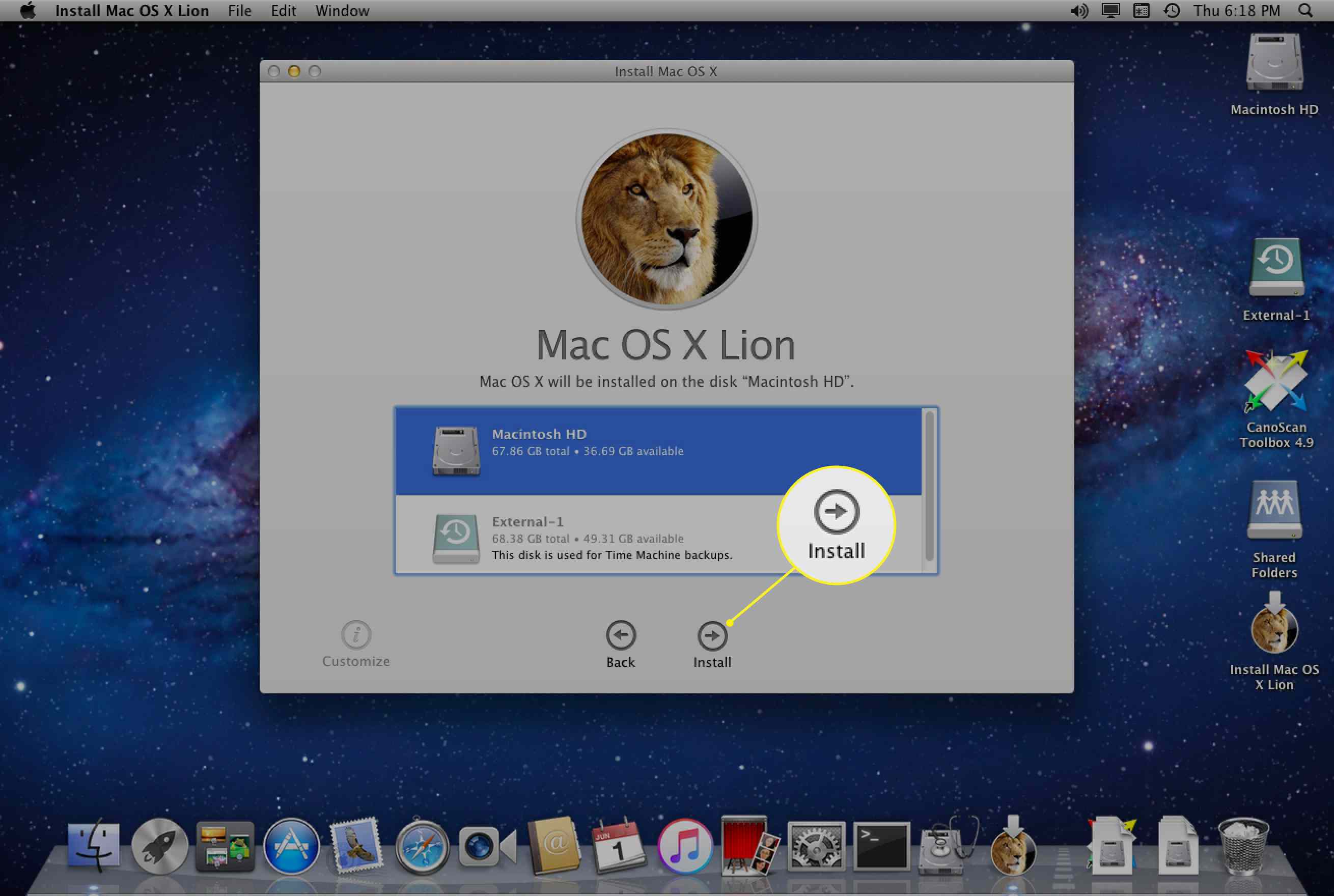 Het Mac OS X Lion-installatiescherm met Installeren gemarkeerd