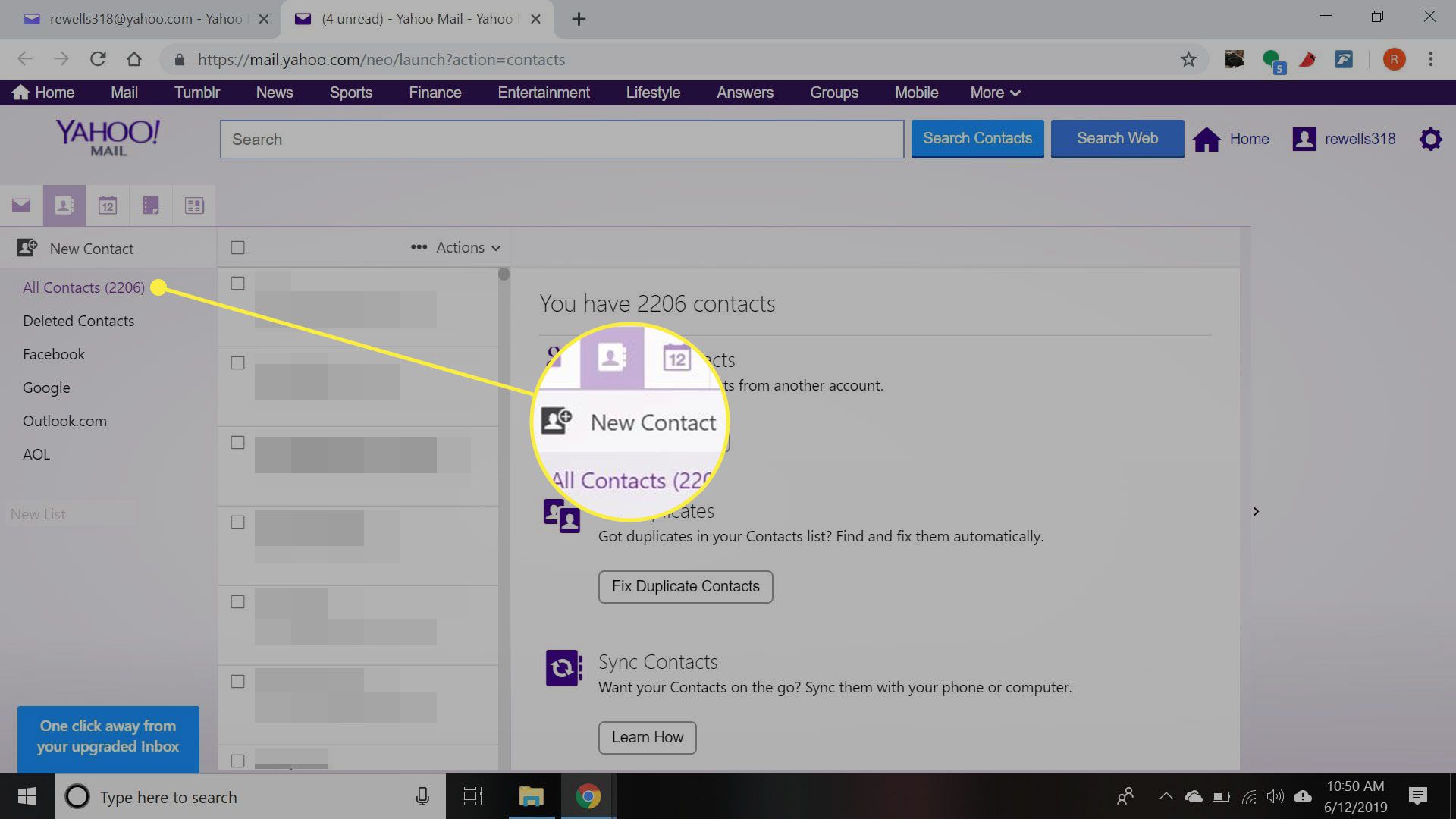 Yahoo Mail's Contacten-pagina met de Nieuwe Contact-knop gemarkeerd