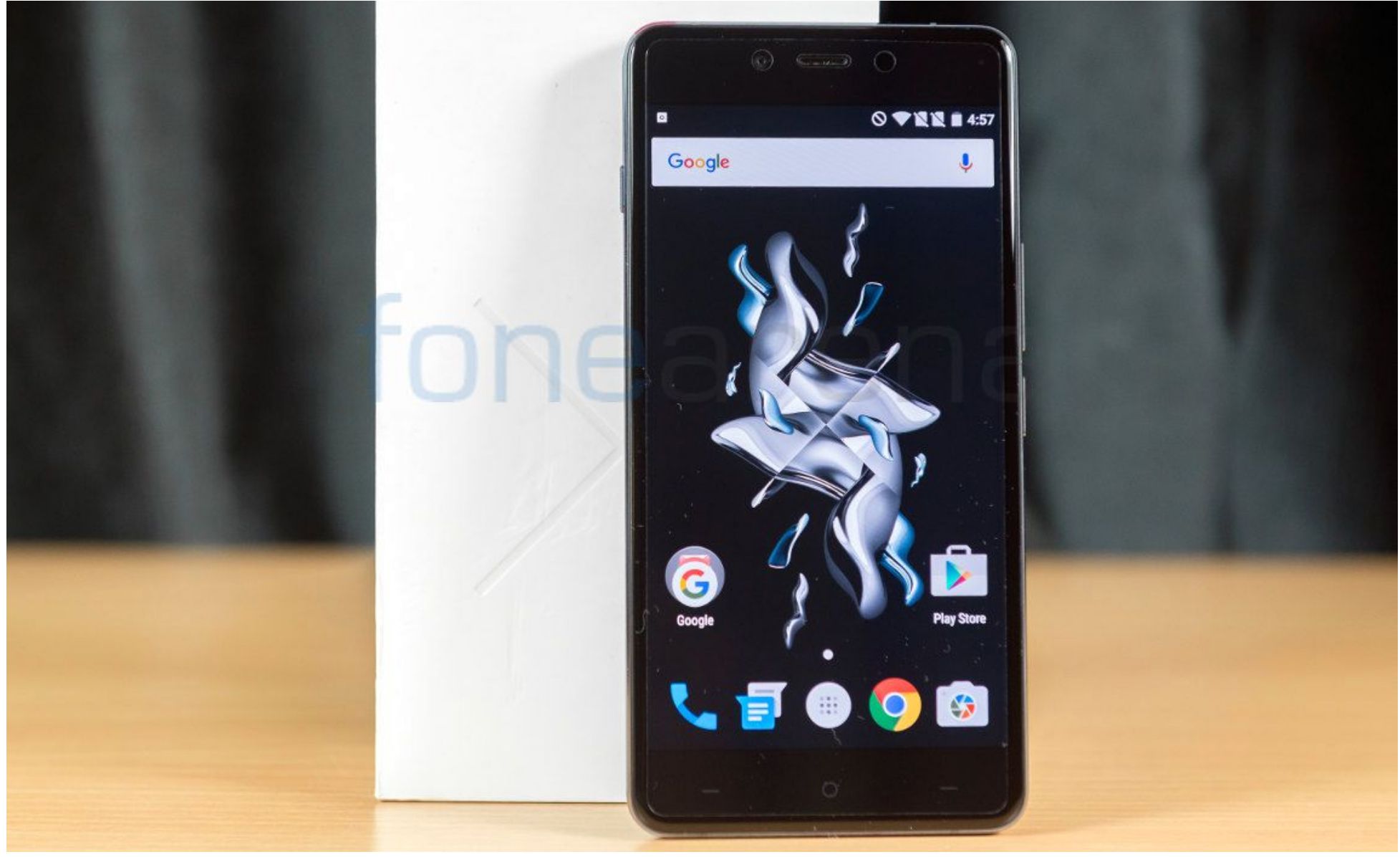 OnePlus X-smartphone en doos