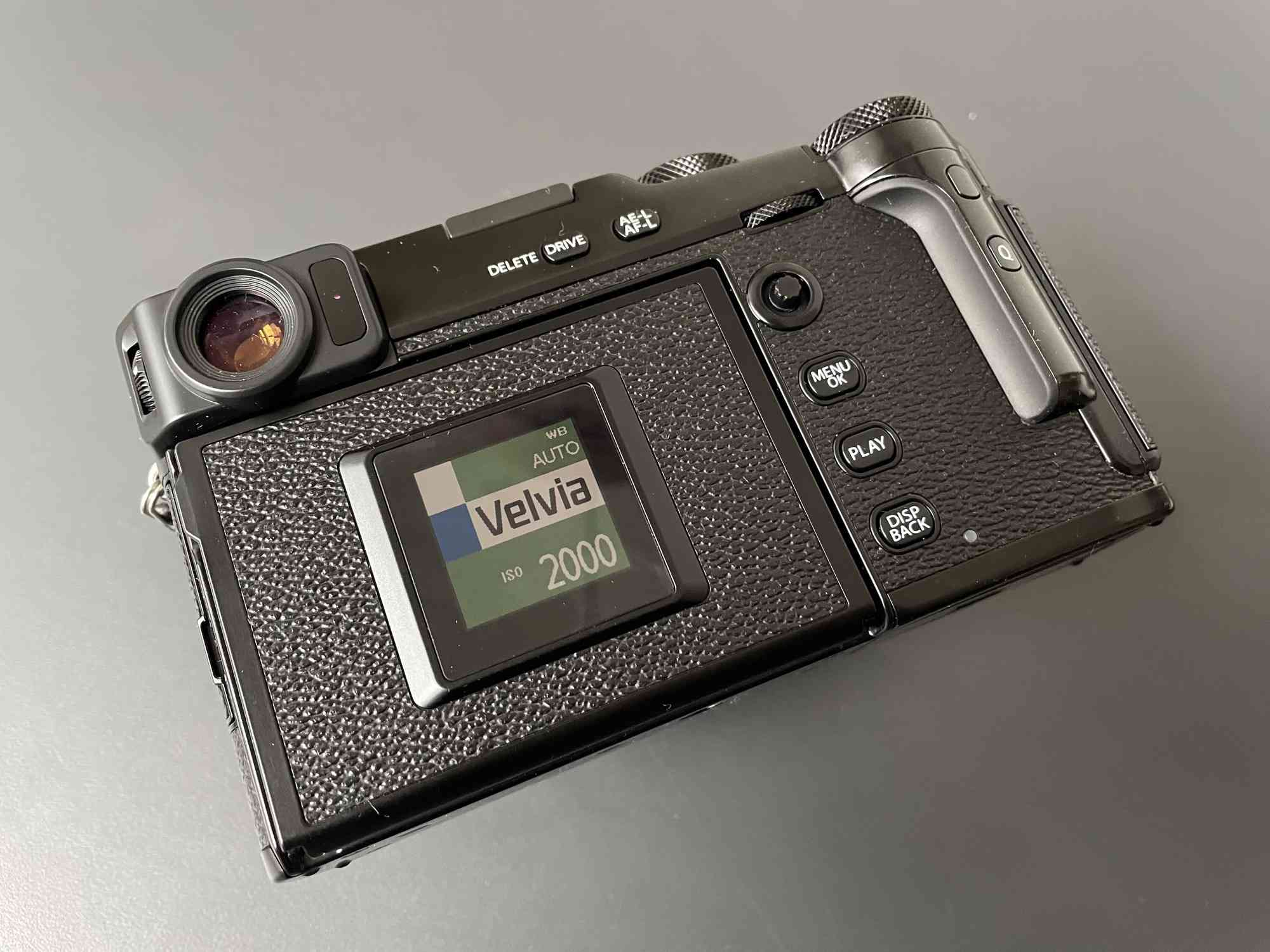 Achteraanzicht van de Fujifilm X-Pro3 digitale camera.