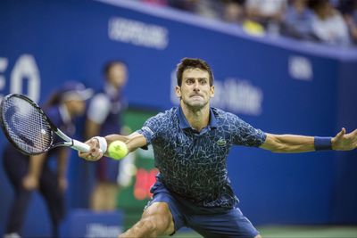 Novak Djokovic baant zich een weg naar de overwinning op het US Open Tennis Championship.
