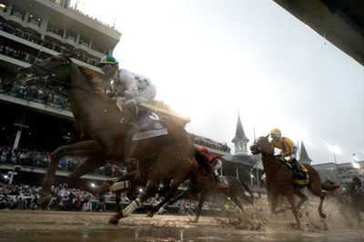 Paardenrennen op de Kentucky Derby in Churchill Downs