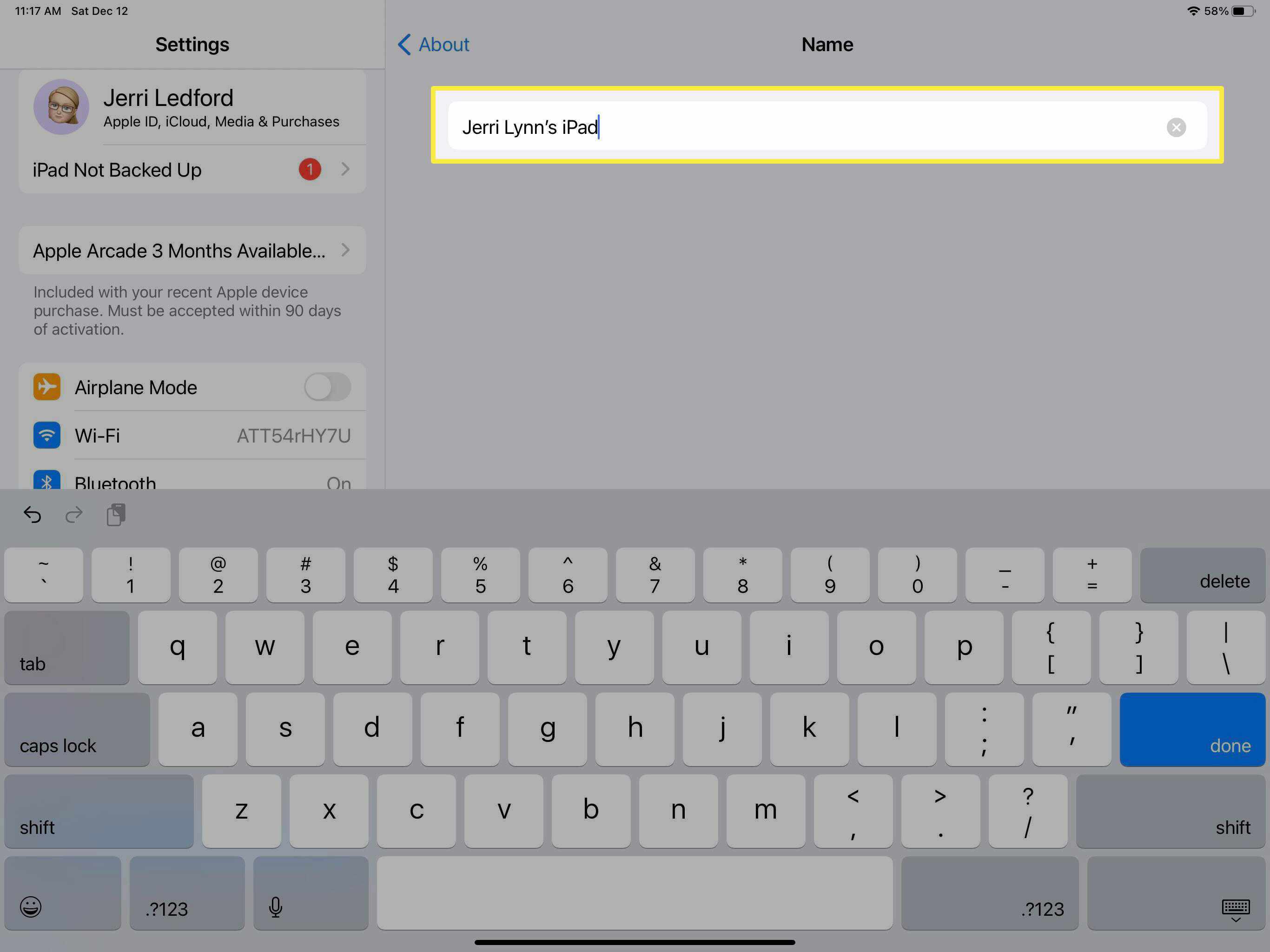 Screenshot van het tekstveld Naam in de Info-instellingen op de iPad.