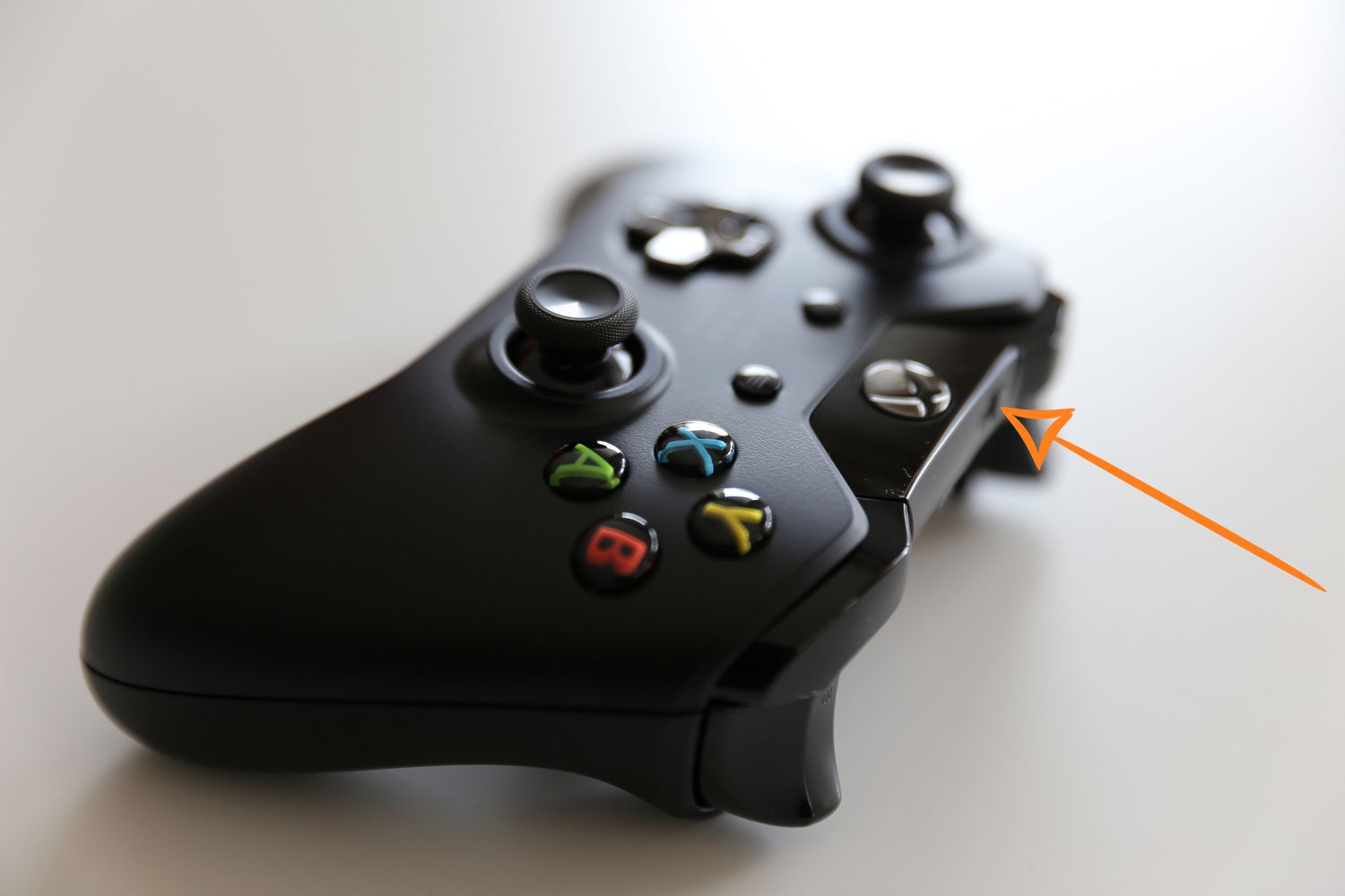 Hoe U Uw Xbox-controller Kunt Synchroniseren Met Uw Xbox One, One S ...