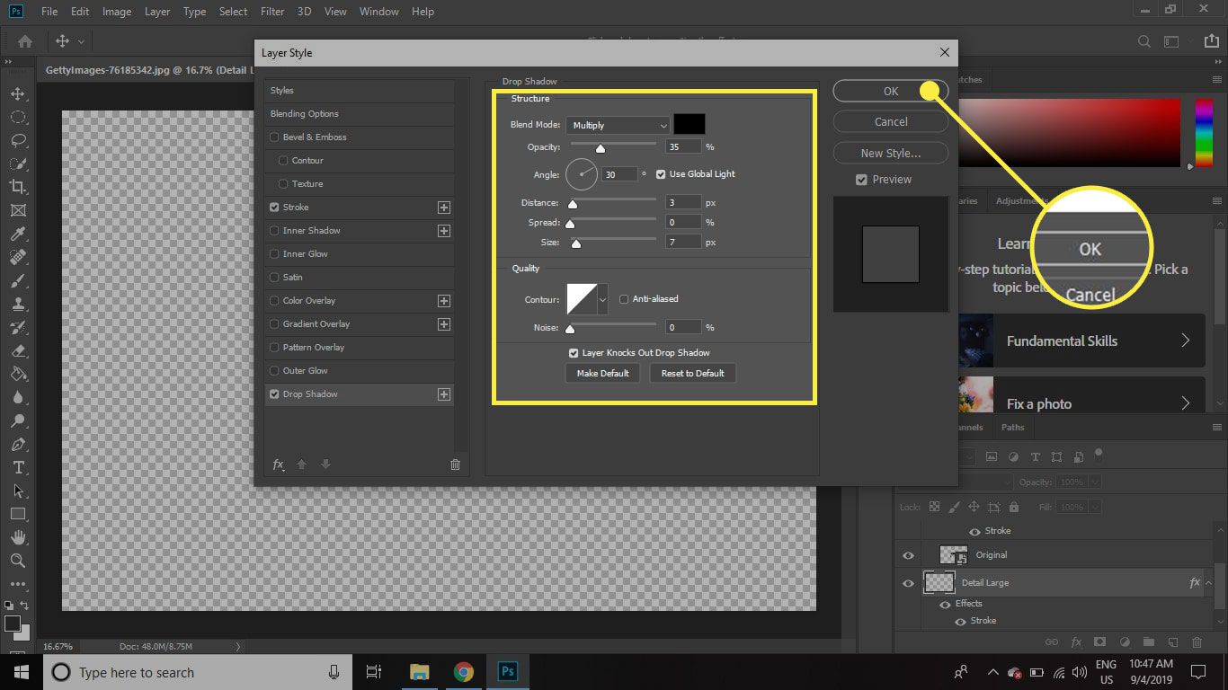 Een screenshot van het Layer Style-venster van Photoshop met de opties voor Slagschaduw en de OK-knop gemarkeerd