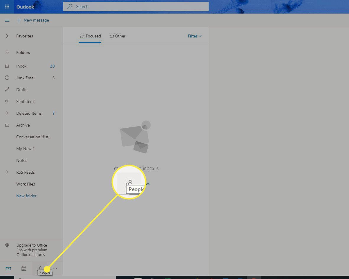 Een screenshot van Outlook met de People-knop gemarkeerd