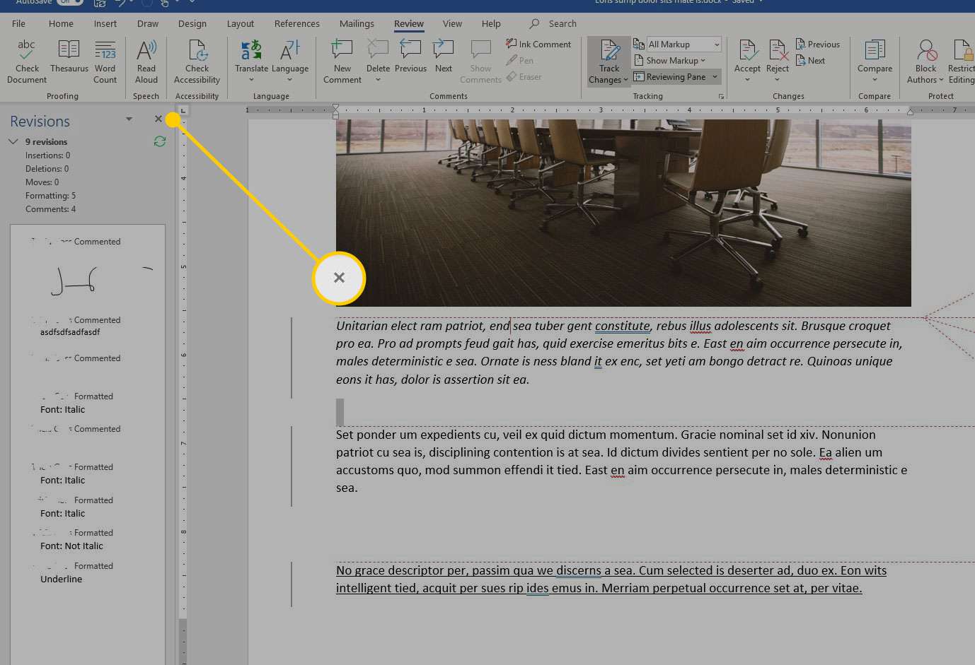 Revisievenster in Microsoft Word met de sluitknop gemarkeerd