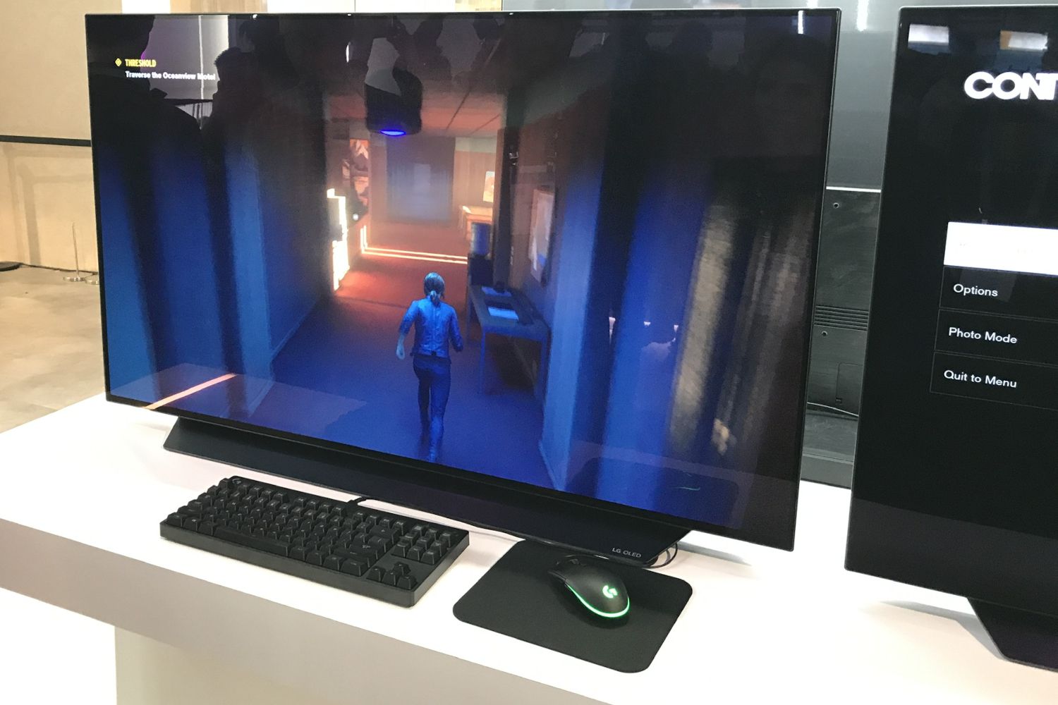 Een LG OLED-televisie met de videogame Control op CES 2020