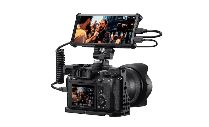 De Xperia PRO streamt video-inhoud van de camera waarop deze is aangesloten via HDMI