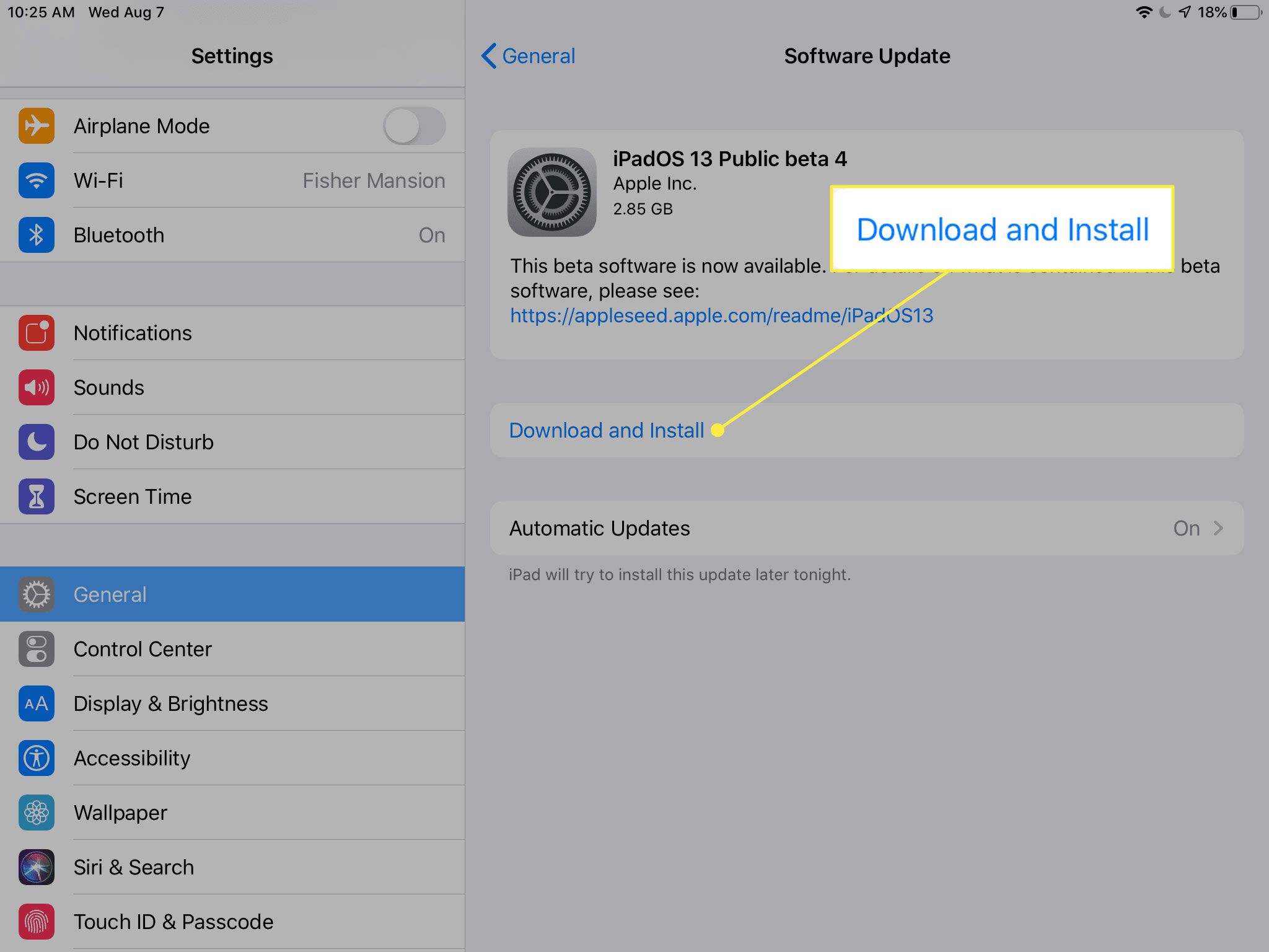 Een screenshot van het scherm Software-update op een iPad met de opdracht Downloaden en installeren gemarkeerd