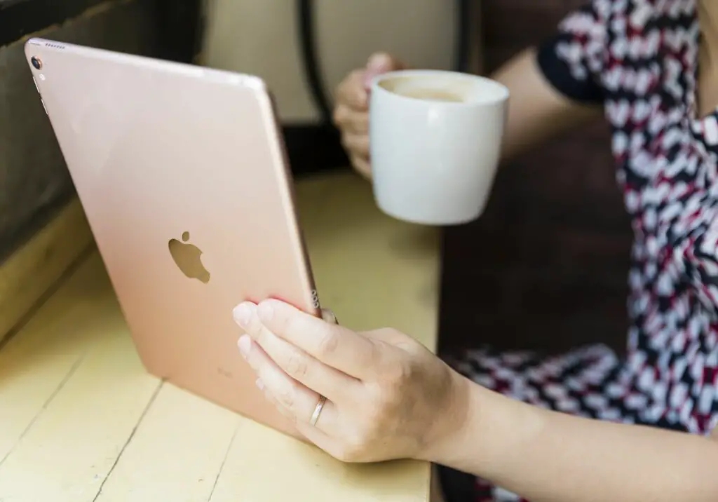 De iPad Snelstartgids 1 ipad 8e161791f96f4efe9ba4588d65b913b3