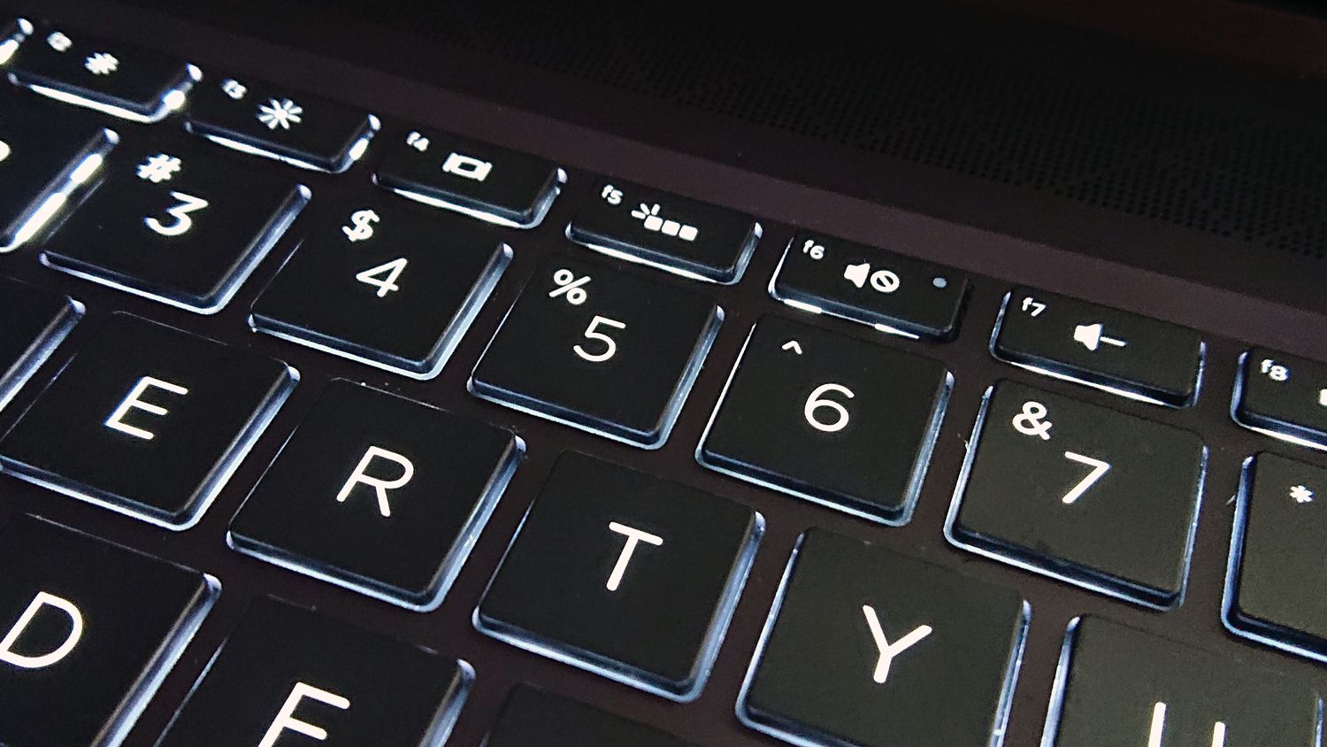 Schurend Lounge Bij wet Hoe de toetsenbordverlichting op een HP-laptop aan te zetten - 2022