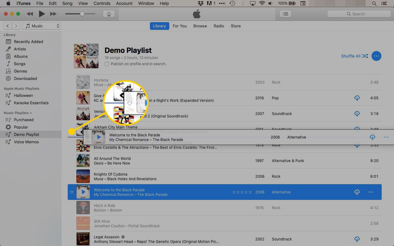 Slepen om nummers in een afspeellijst in iTunes opnieuw te ordenen
