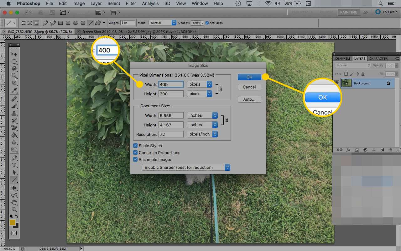 Het dialoogvenster Afbeeldingsgrootte in Photoshop met het breedtevenster en de OK-knop gemarkeerd