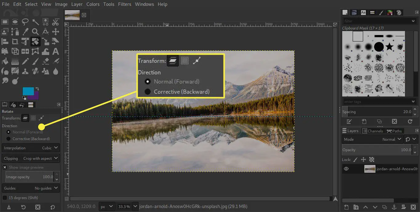 Een screenshot van GIMP met de opties Transformeren en Richten voor het gereedschap Roteren gemarkeerd