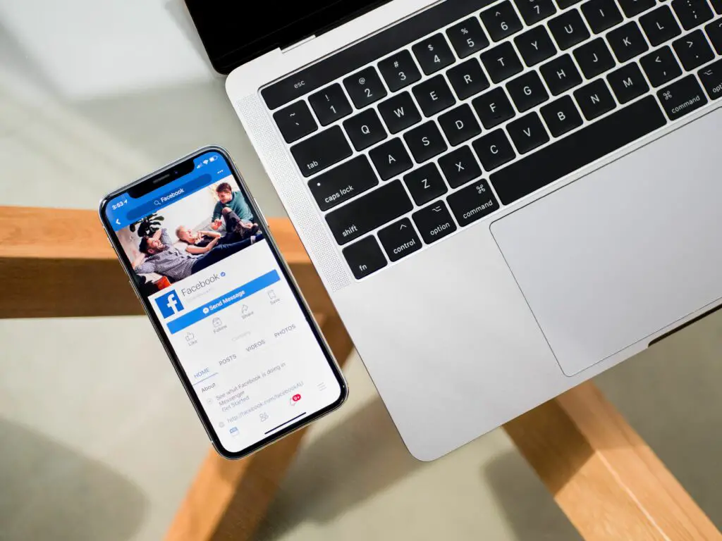 Hoe maak je een peiling op Facebook 1 tim bennett 538189 unsplash 5c27acf546e0fb0001f5a1a0
