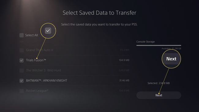 Opgeslagen PS4-gegevens selecteren om over te zetten naar PS5 met vinkje en Volgende gemarkeerd