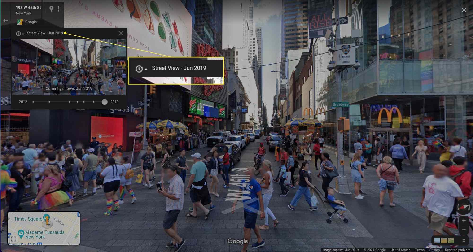 Google Maps Street View New York-scène met klok gemarkeerd