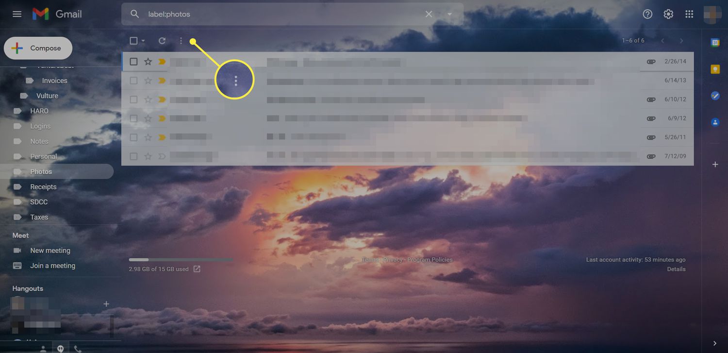 Een Gmail-inbox met het pictogram Meer gemarkeerd
