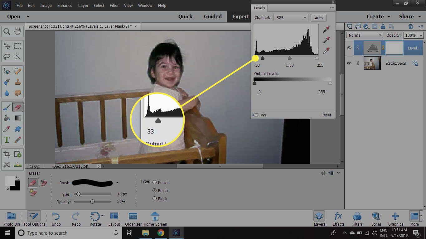 Een screenshot van Photoshop Elements met de schuifregelaar Niveaus gemarkeerd