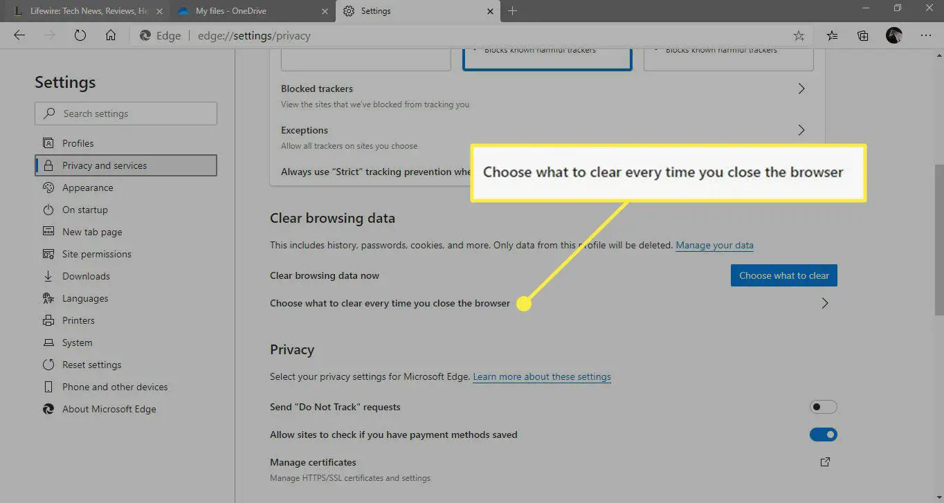 Een screenshot van Edge's Privacy- en Services-instellingen met de "Kies wat u wilt wissen telkens wanneer u de browser sluit" optie gemarkeerd